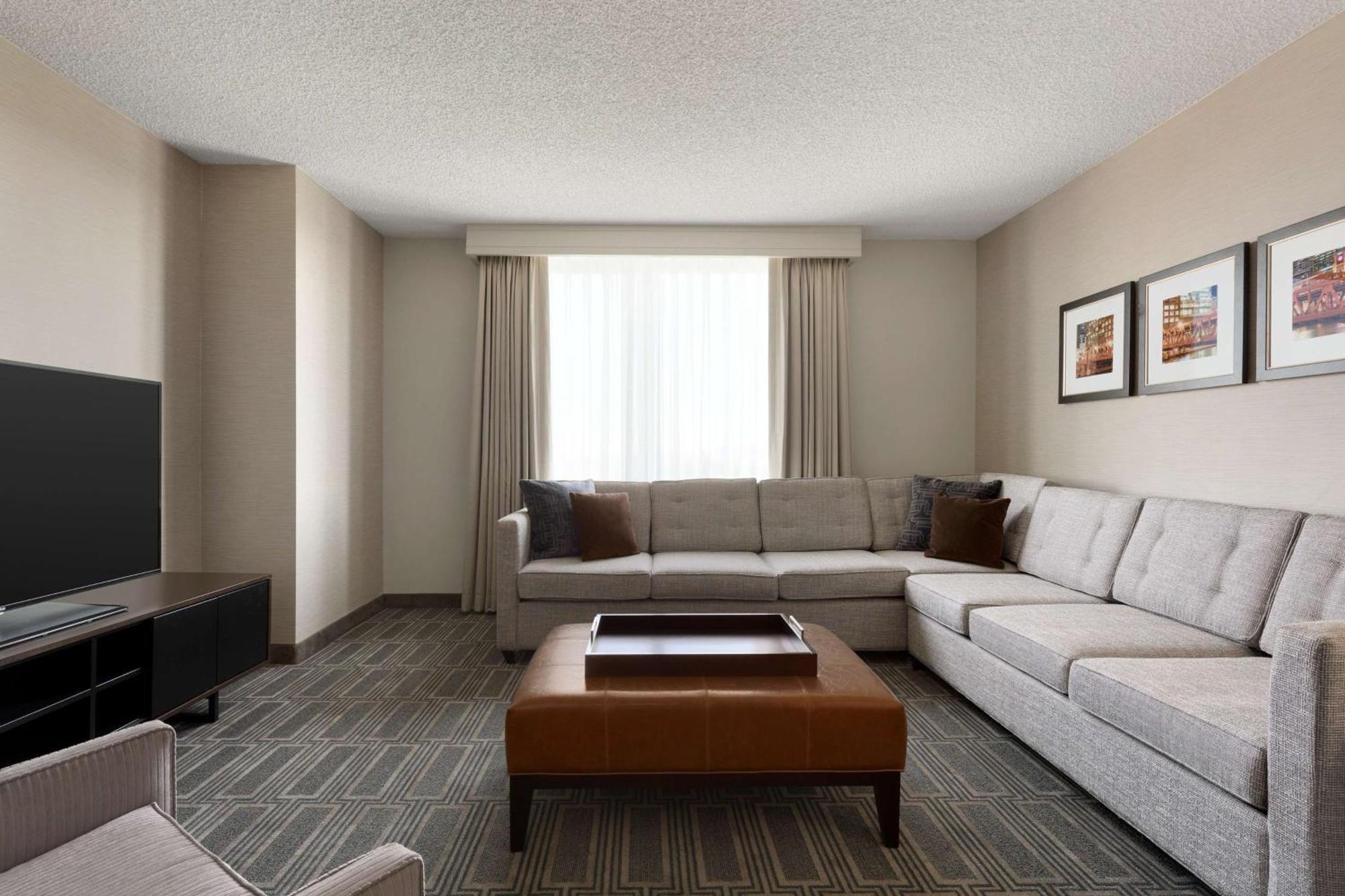 Embassy Suites By Hilton Chicago Lombard Εξωτερικό φωτογραφία