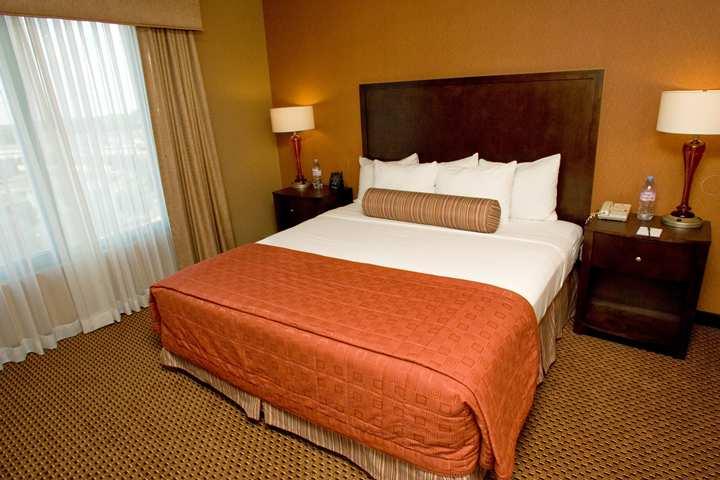 Embassy Suites By Hilton Chicago Lombard Δωμάτιο φωτογραφία